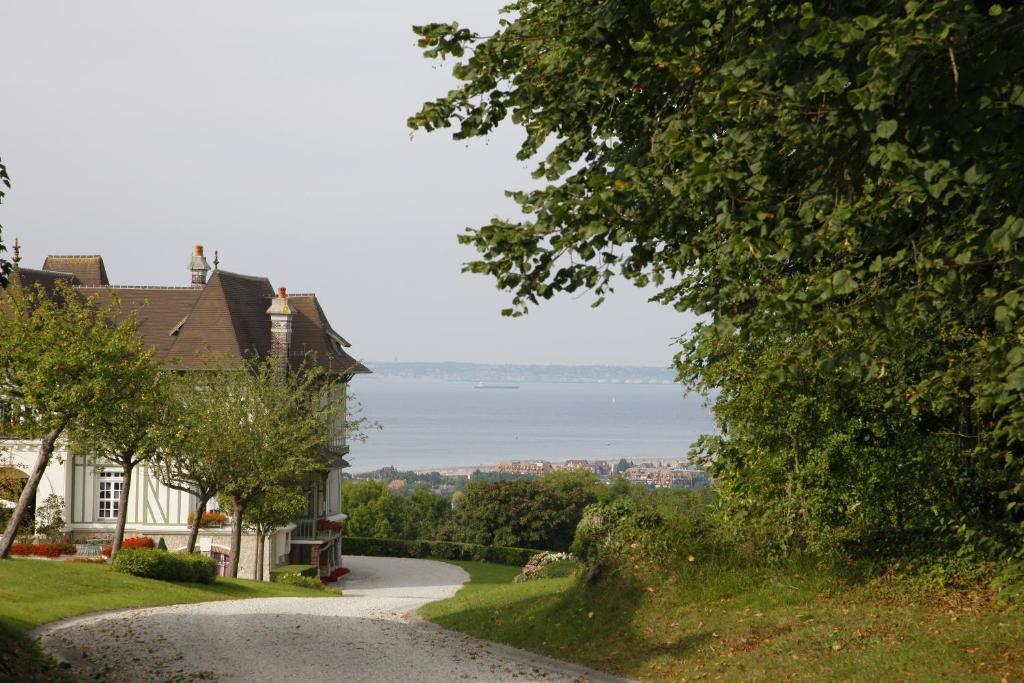 Manoir De Benerville Bed and Breakfast Deauville Eksteriør billede